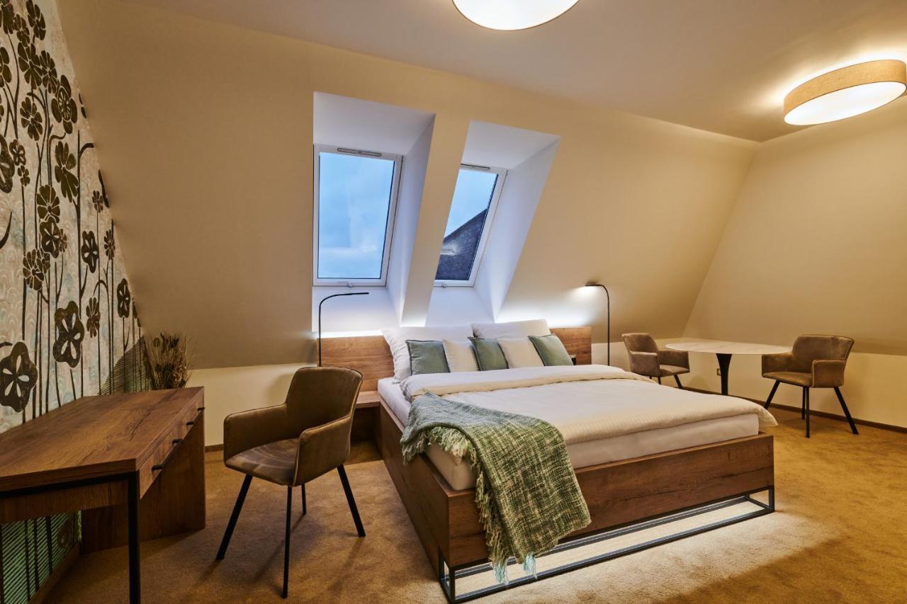 Hotel Alfred A Hermina Olomouc Bagian luar foto